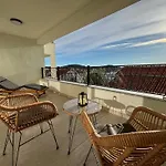 Lux Maris Apartment *