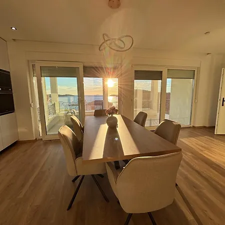 Lux Maris דירה *